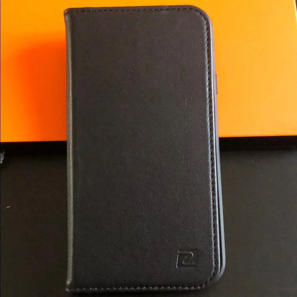 Brand new in box Black leather IPhone X/XS case‎